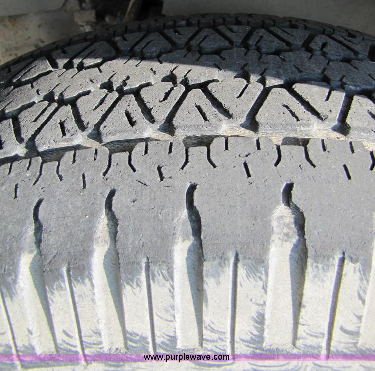 image for item 4649 2000 Chevrolet S10 pickup truck