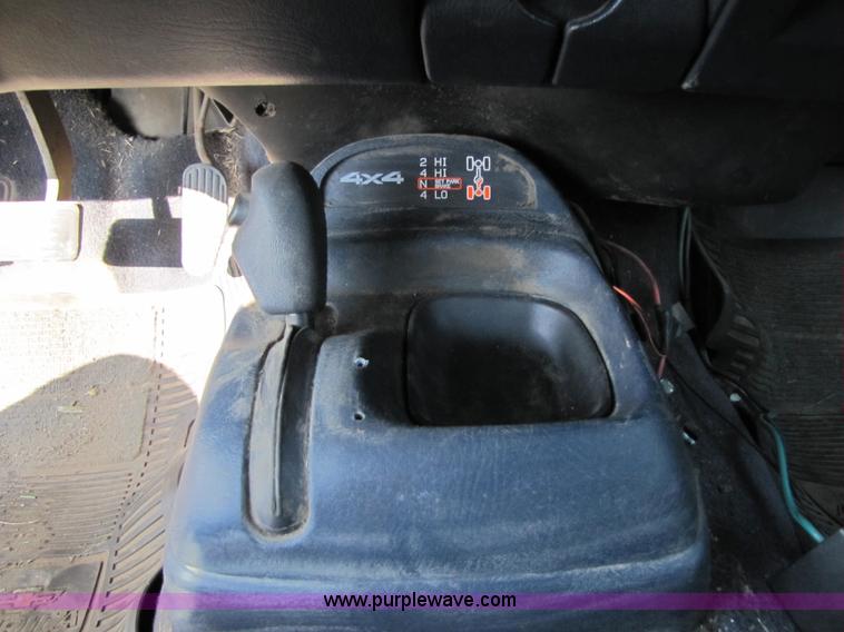 image for item 4650 1997 Chevrolet S10 LS extended cab pickup truck