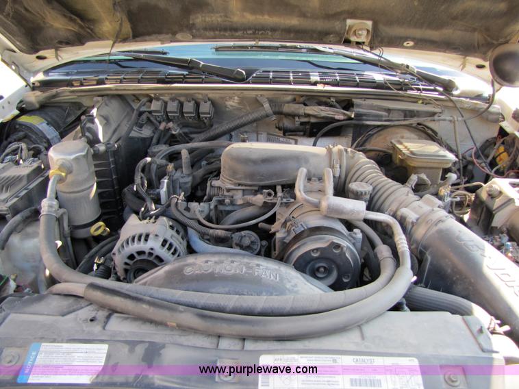 image for item 4650 1997 Chevrolet S10 LS extended cab pickup truck