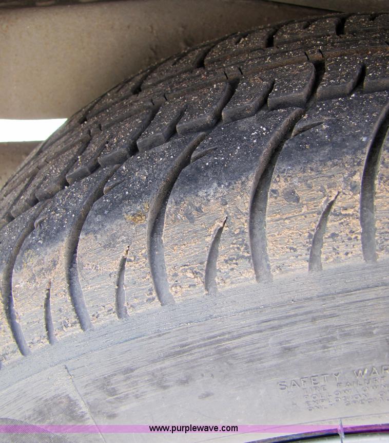 image for item 4650 1997 Chevrolet S10 LS extended cab pickup truck