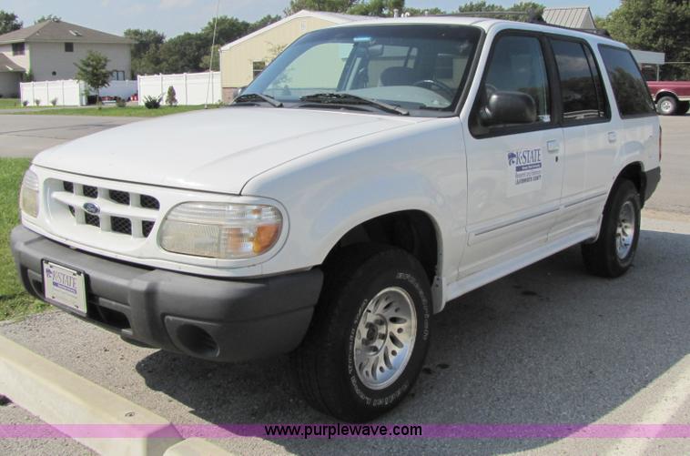 image for item 4653 1999 Ford Explorer
