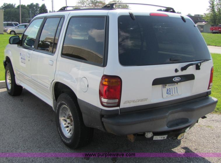 image for item 4653 1999 Ford Explorer