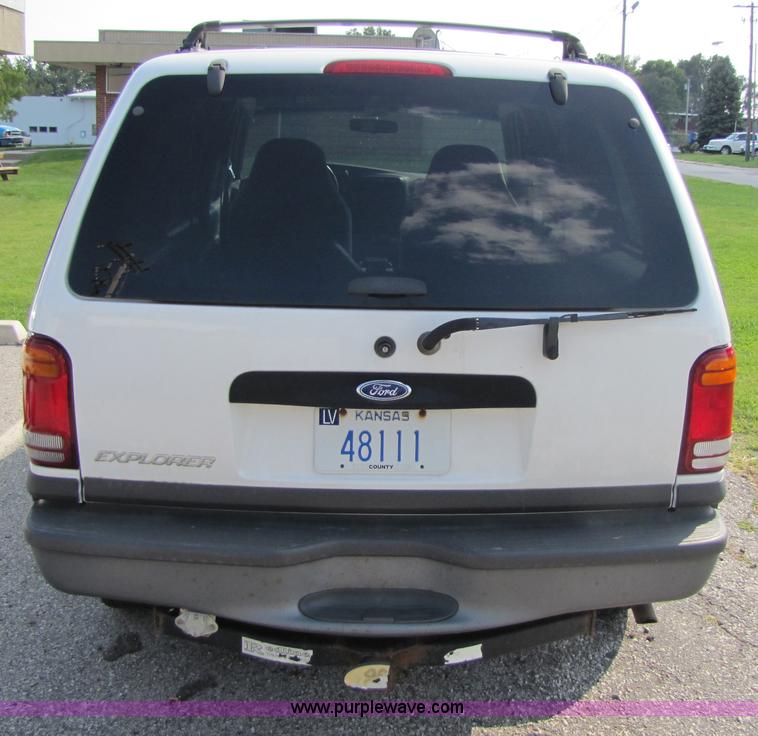 image for item 4653 1999 Ford Explorer