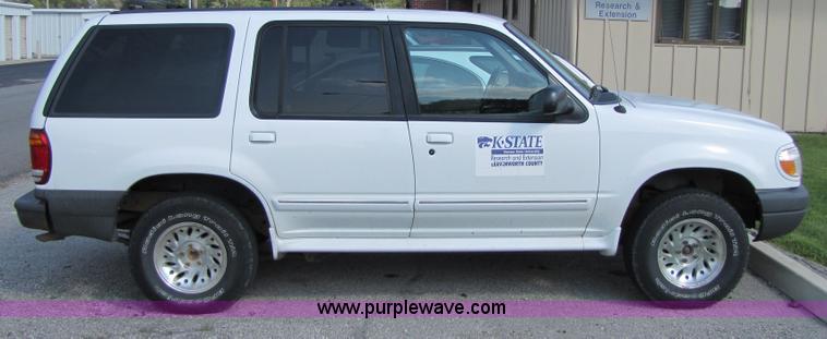 image for item 4653 1999 Ford Explorer