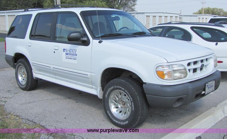 image for item 4653 1999 Ford Explorer