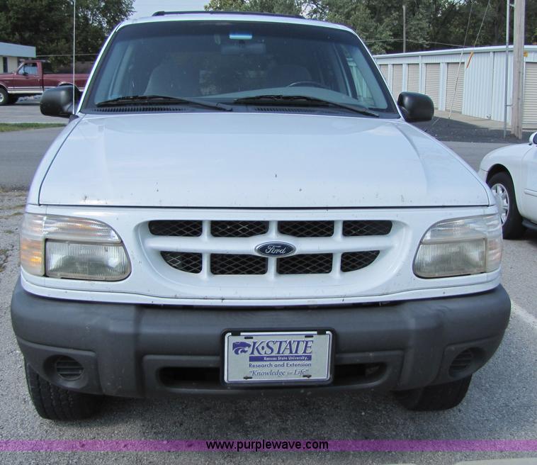 image for item 4653 1999 Ford Explorer