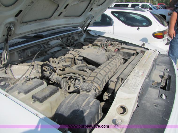 image for item 4653 1999 Ford Explorer