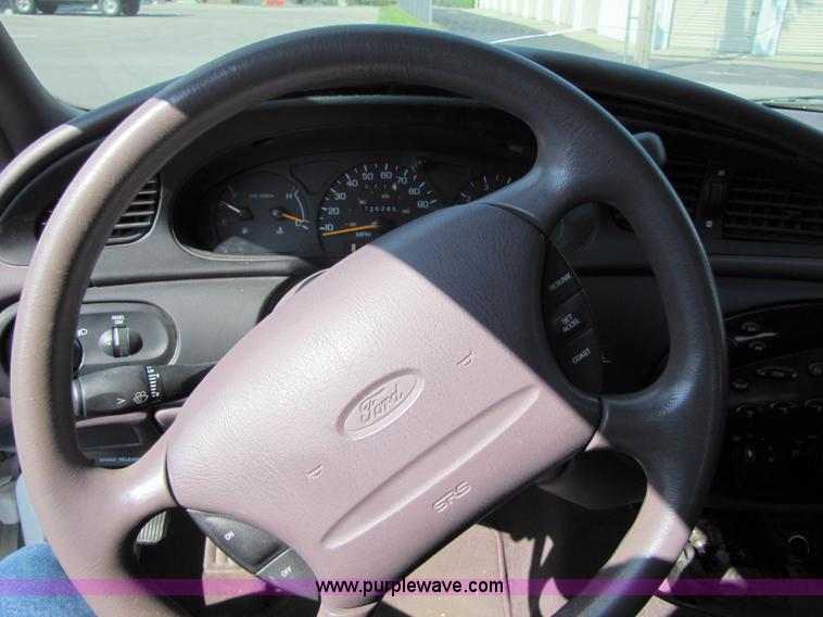 image for item 4654 1996 Ford Taurus GL station wagon