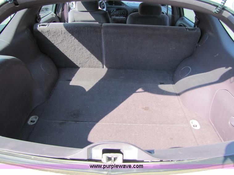 image for item 4654 1996 Ford Taurus GL station wagon