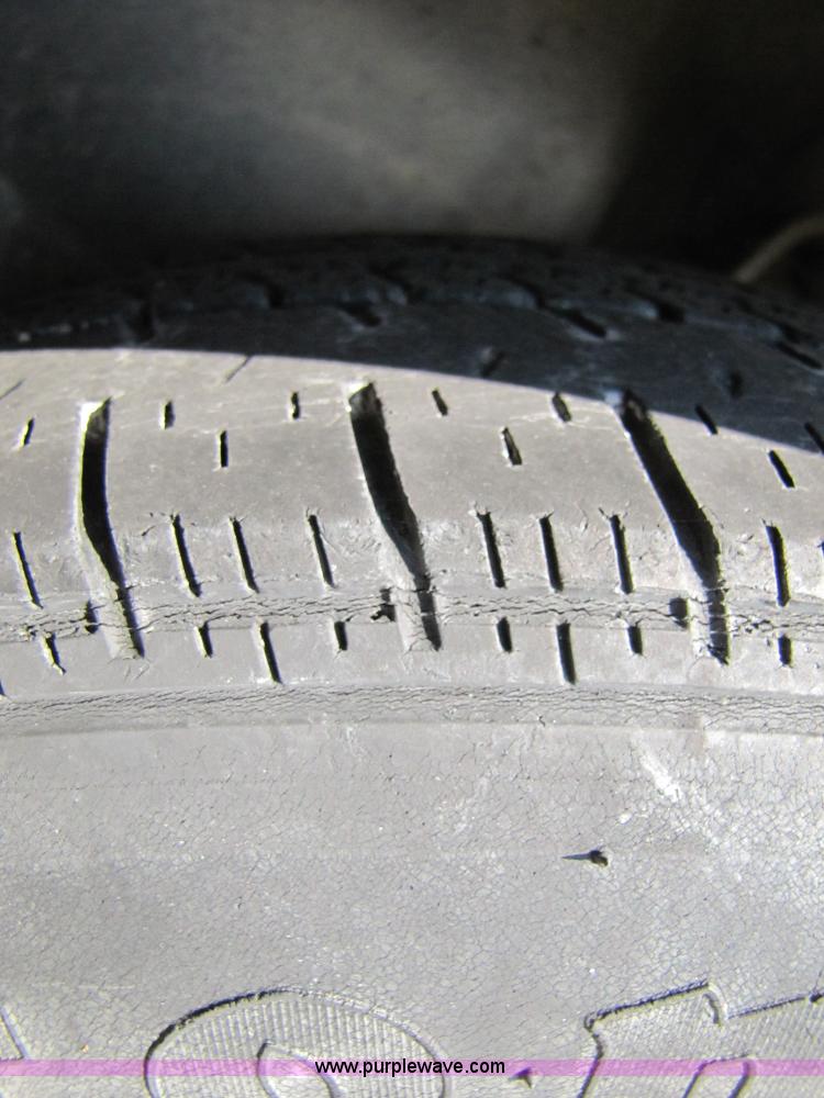 image for item 4654 1996 Ford Taurus GL station wagon