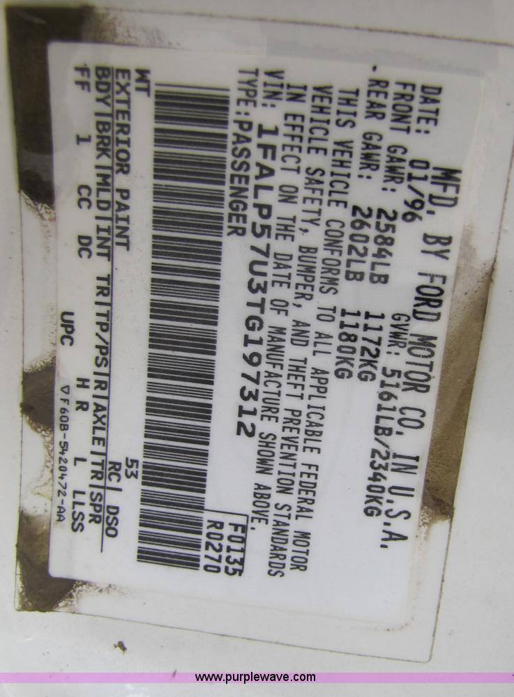 image for item 4654 1996 Ford Taurus GL station wagon