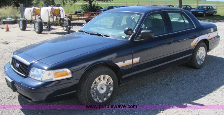 image for item 4656 2005 Ford Crown Victoria Police Interceptor