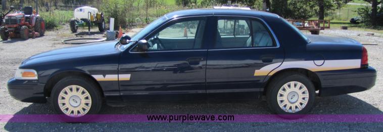 image for item 4656 2005 Ford Crown Victoria Police Interceptor