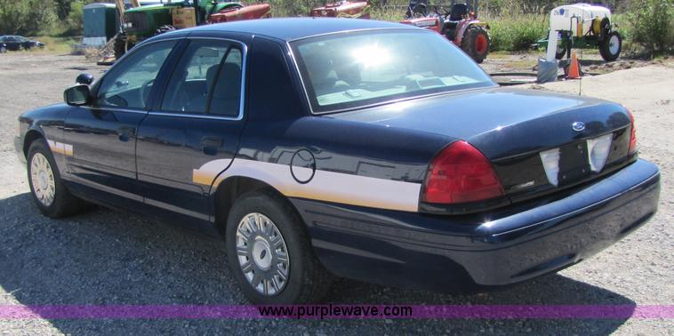 image for item 4656 2005 Ford Crown Victoria Police Interceptor