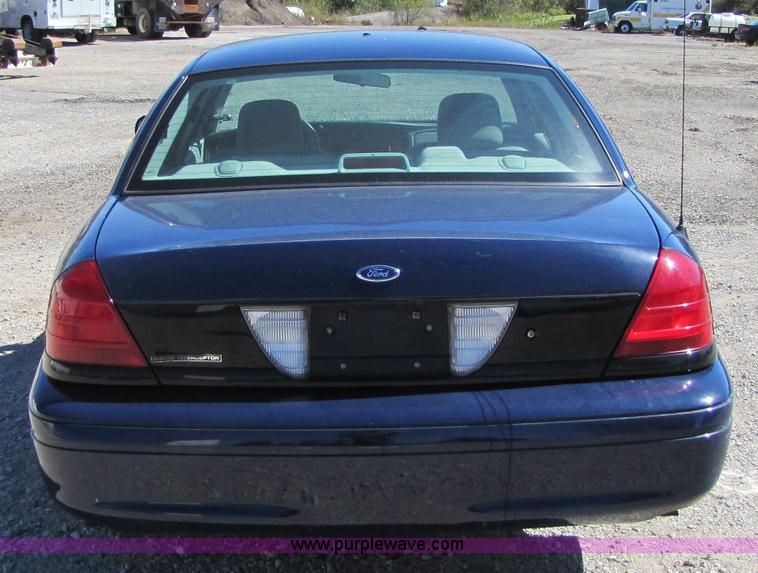 image for item 4656 2005 Ford Crown Victoria Police Interceptor