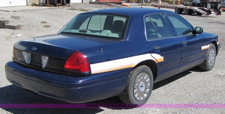 image for item 4656 2005 Ford Crown Victoria Police Interceptor