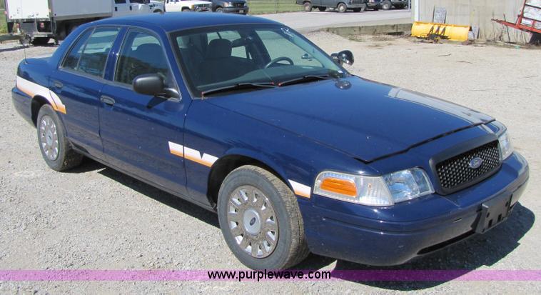 image for item 4656 2005 Ford Crown Victoria Police Interceptor