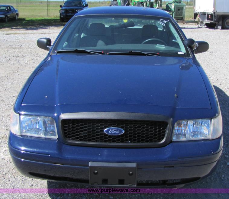 image for item 4656 2005 Ford Crown Victoria Police Interceptor