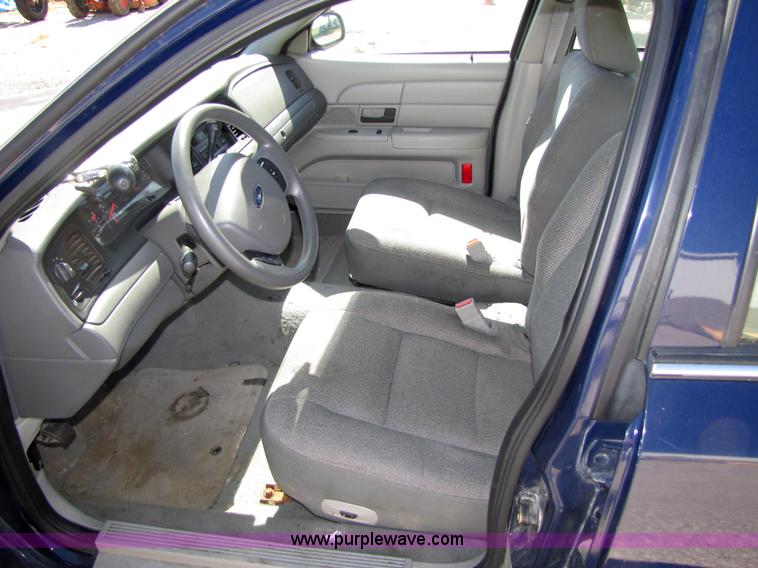 image for item 4656 2005 Ford Crown Victoria Police Interceptor