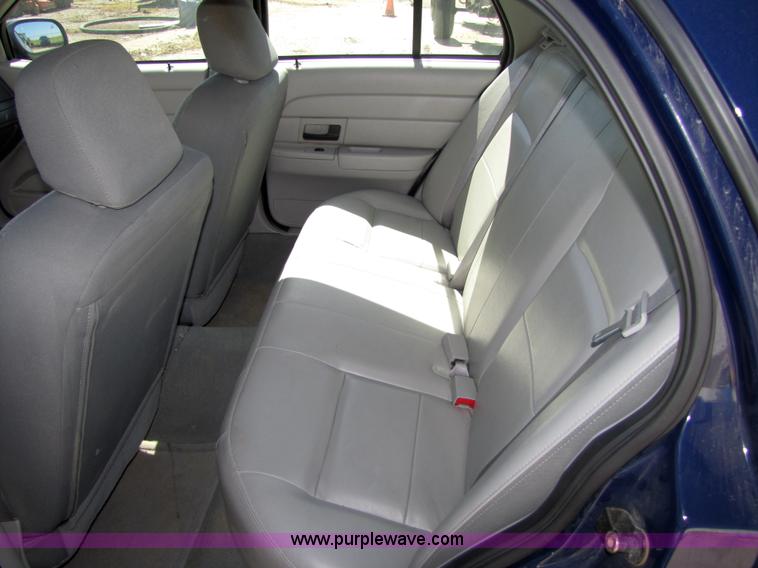 image for item 4656 2005 Ford Crown Victoria Police Interceptor