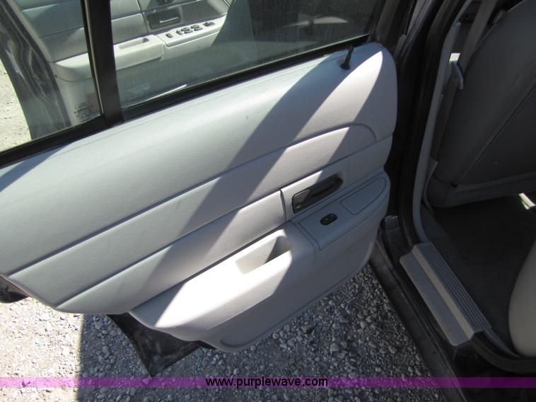 image for item 4656 2005 Ford Crown Victoria Police Interceptor