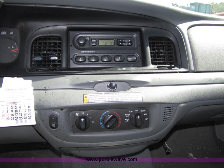 image for item 4656 2005 Ford Crown Victoria Police Interceptor