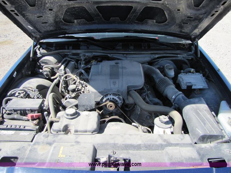 image for item 4656 2005 Ford Crown Victoria Police Interceptor