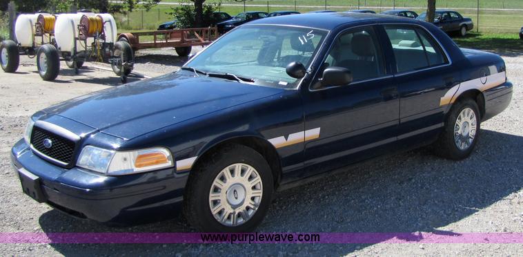 image for item 4657 2005 Ford Crown Victoria Police Interceptor
