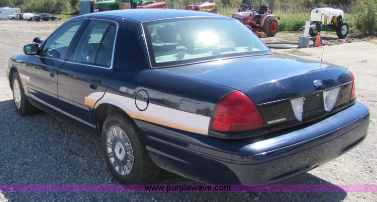 image for item 4657 2005 Ford Crown Victoria Police Interceptor