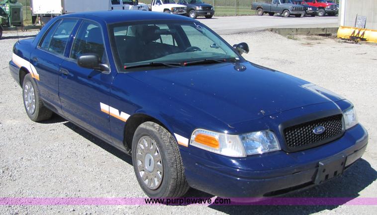 image for item 4657 2005 Ford Crown Victoria Police Interceptor