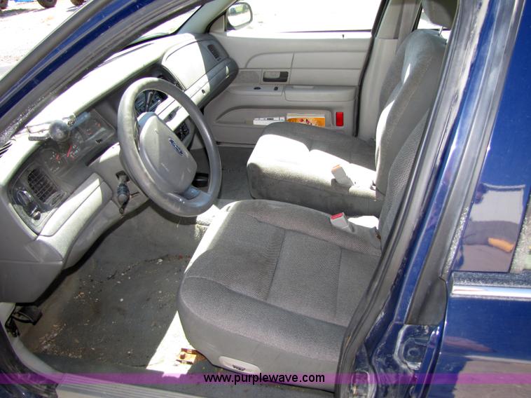 image for item 4657 2005 Ford Crown Victoria Police Interceptor
