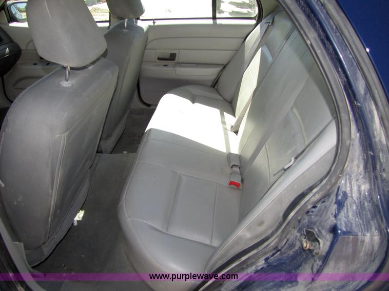 image for item 4657 2005 Ford Crown Victoria Police Interceptor