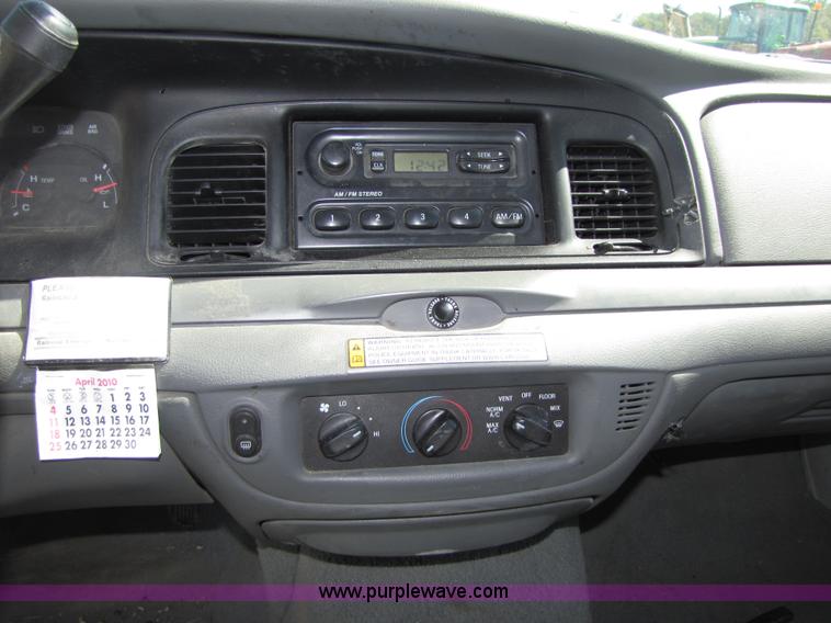 image for item 4657 2005 Ford Crown Victoria Police Interceptor