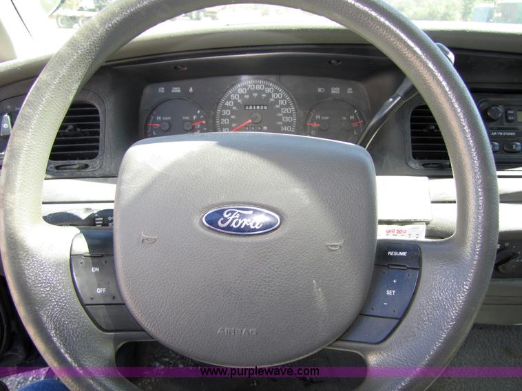 image for item 4657 2005 Ford Crown Victoria Police Interceptor