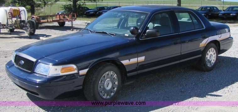 image for item 4658 2005 Ford Crown Victoria Police Interceptor