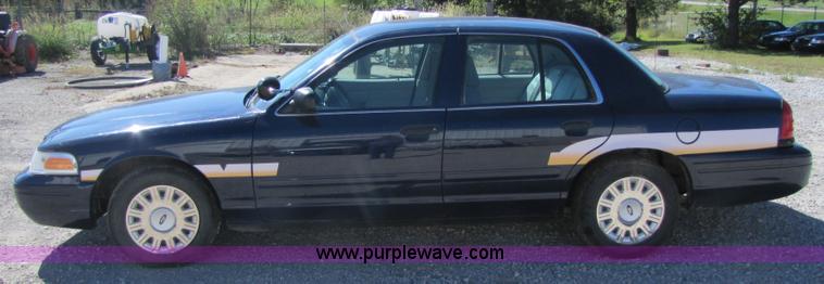 image for item 4658 2005 Ford Crown Victoria Police Interceptor