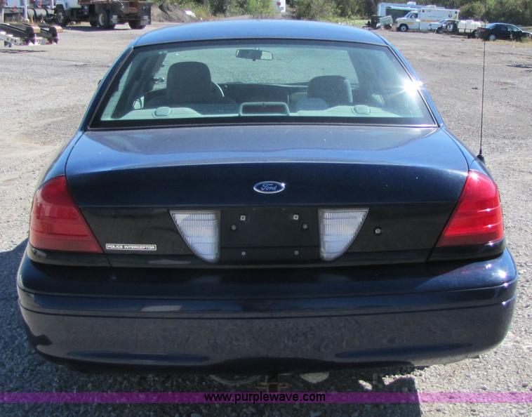 image for item 4658 2005 Ford Crown Victoria Police Interceptor