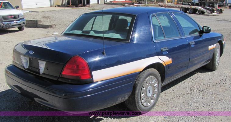 image for item 4658 2005 Ford Crown Victoria Police Interceptor