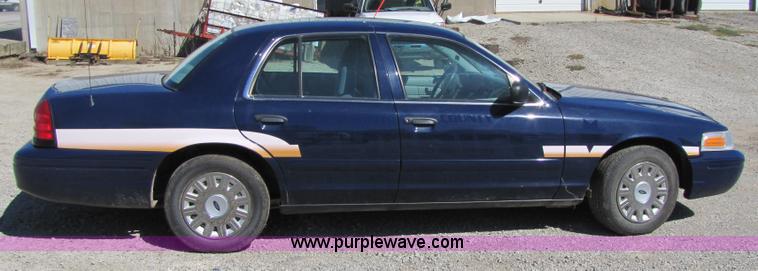 image for item 4658 2005 Ford Crown Victoria Police Interceptor