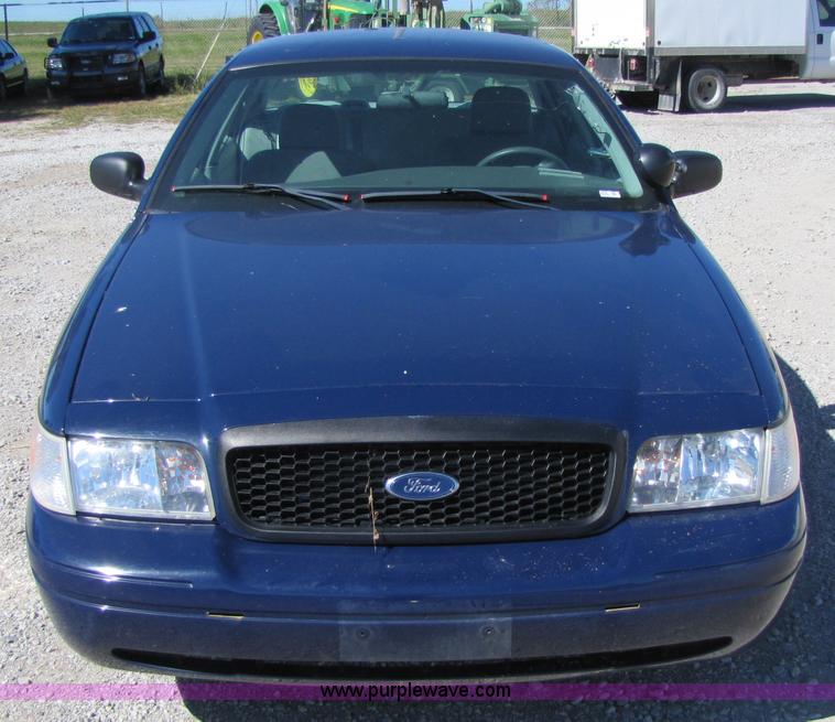 image for item 4658 2005 Ford Crown Victoria Police Interceptor