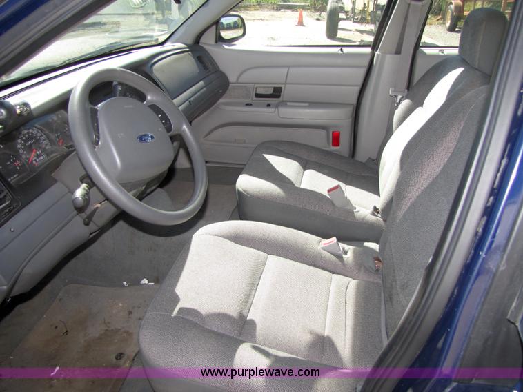 image for item 4658 2005 Ford Crown Victoria Police Interceptor