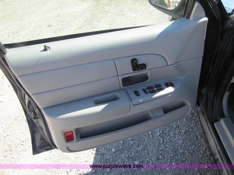 image for item 4658 2005 Ford Crown Victoria Police Interceptor
