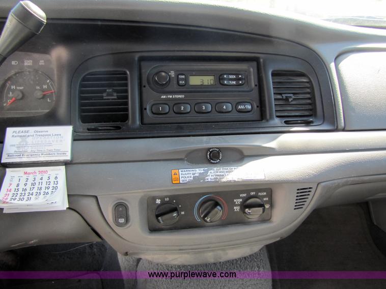 image for item 4658 2005 Ford Crown Victoria Police Interceptor