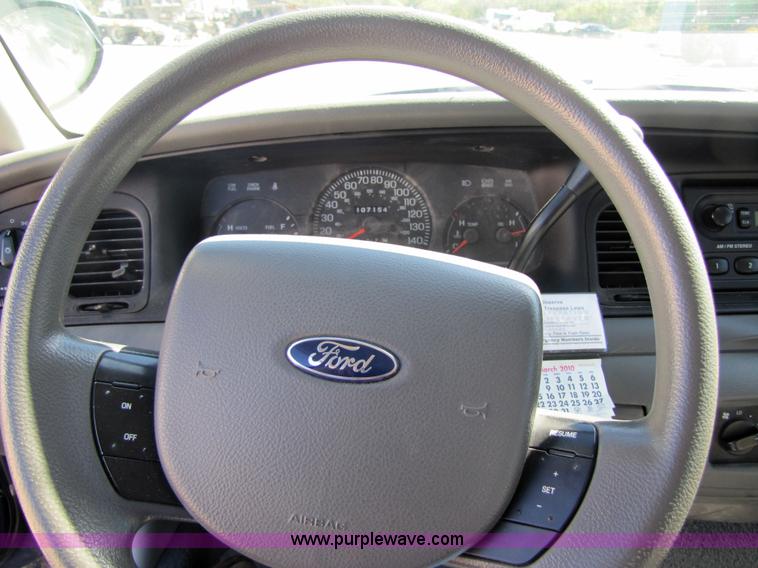 image for item 4658 2005 Ford Crown Victoria Police Interceptor