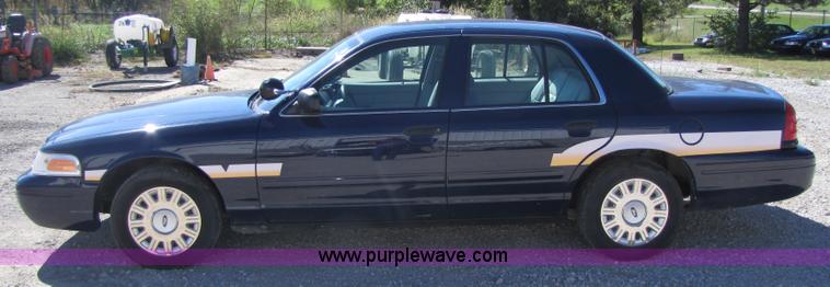 image for item 4659 2005 Ford Crown Victoria Police Interceptor