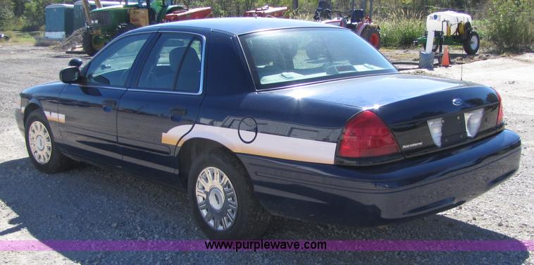 image for item 4659 2005 Ford Crown Victoria Police Interceptor