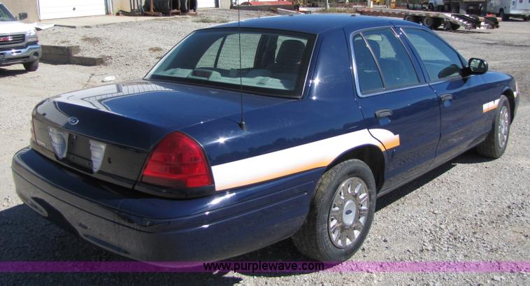 image for item 4659 2005 Ford Crown Victoria Police Interceptor