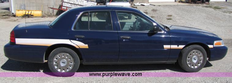 image for item 4659 2005 Ford Crown Victoria Police Interceptor