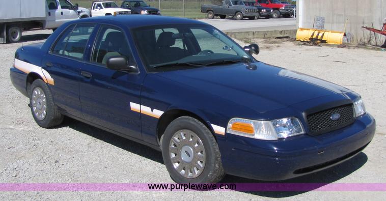 image for item 4659 2005 Ford Crown Victoria Police Interceptor
