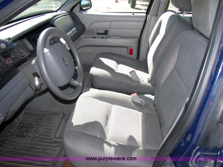 image for item 4659 2005 Ford Crown Victoria Police Interceptor